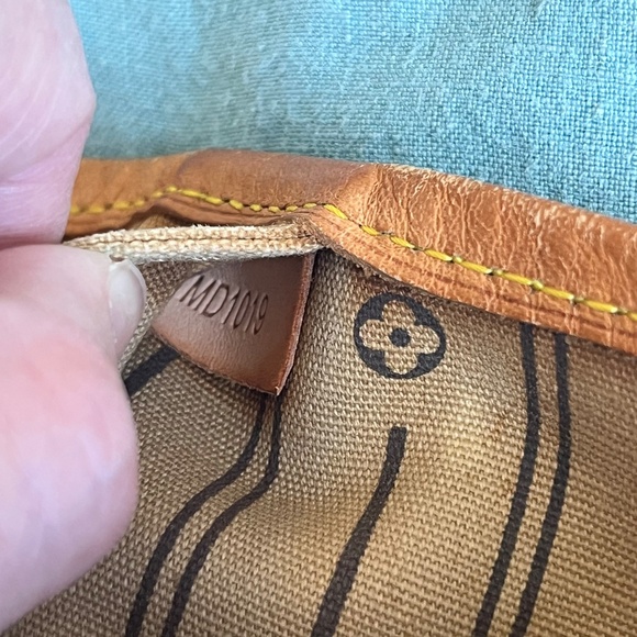 Neverfull MM monogram Louis Vuitton Bag - Picture 13 of 16